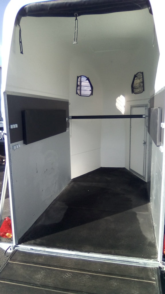 Van 1.5 places cheval liberté gold one white line