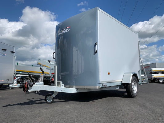 FOURGON 260x155x177 freiné Porte pont de série